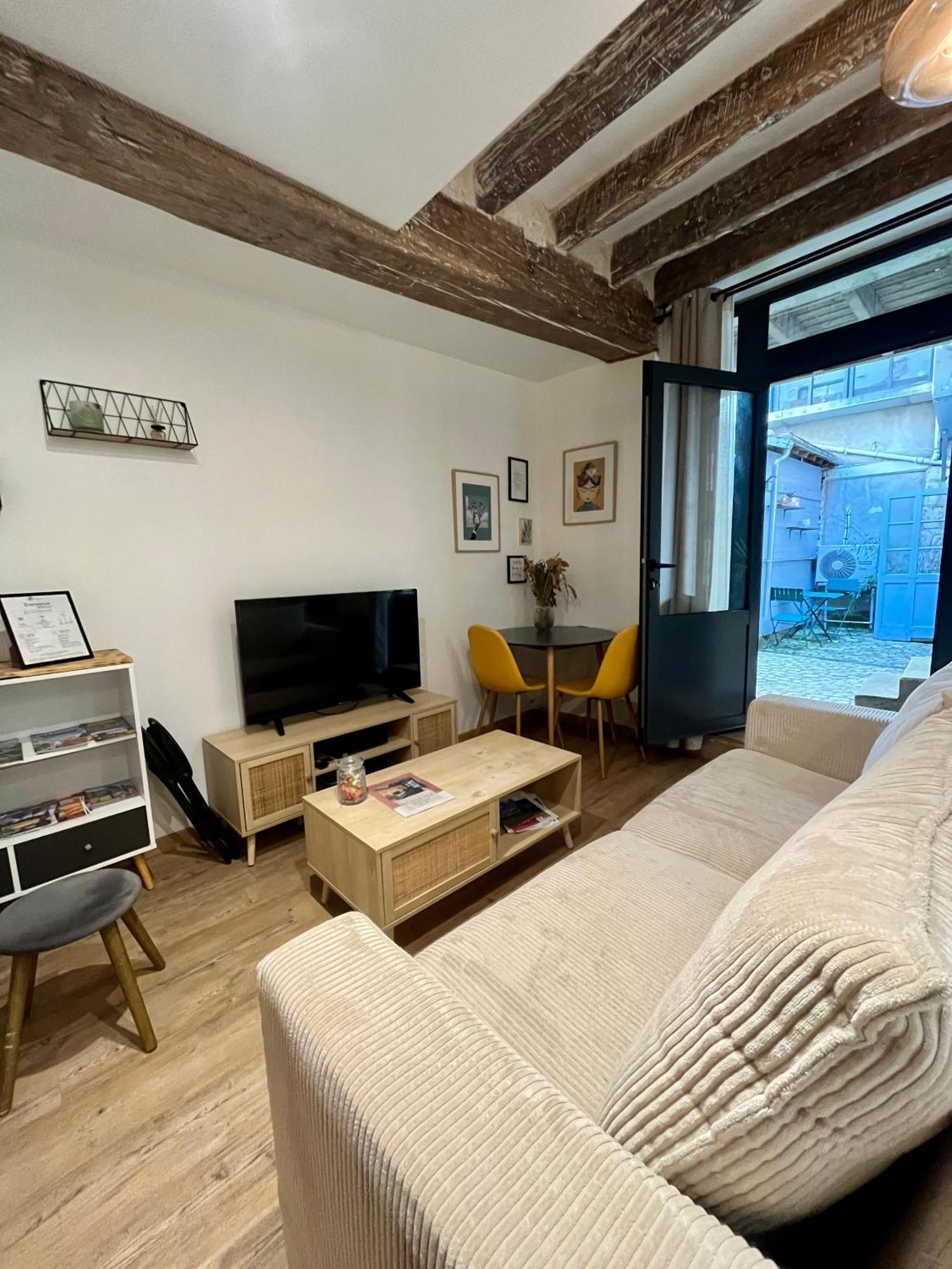La Cour Chartraine - Cosy Appartement Avec Cour Exterieur A Blois Dış mekan fotoğraf